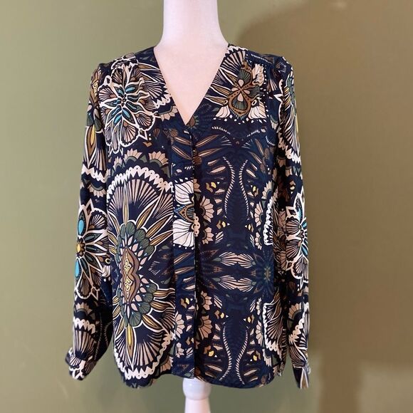 H&M Tops - H & M NWOT long sleeves button down paisley blouse 2